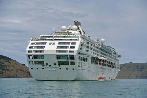 Explorez des Hôtels Citadins avec Piscine pour une Évasion Estivale Récupératrice